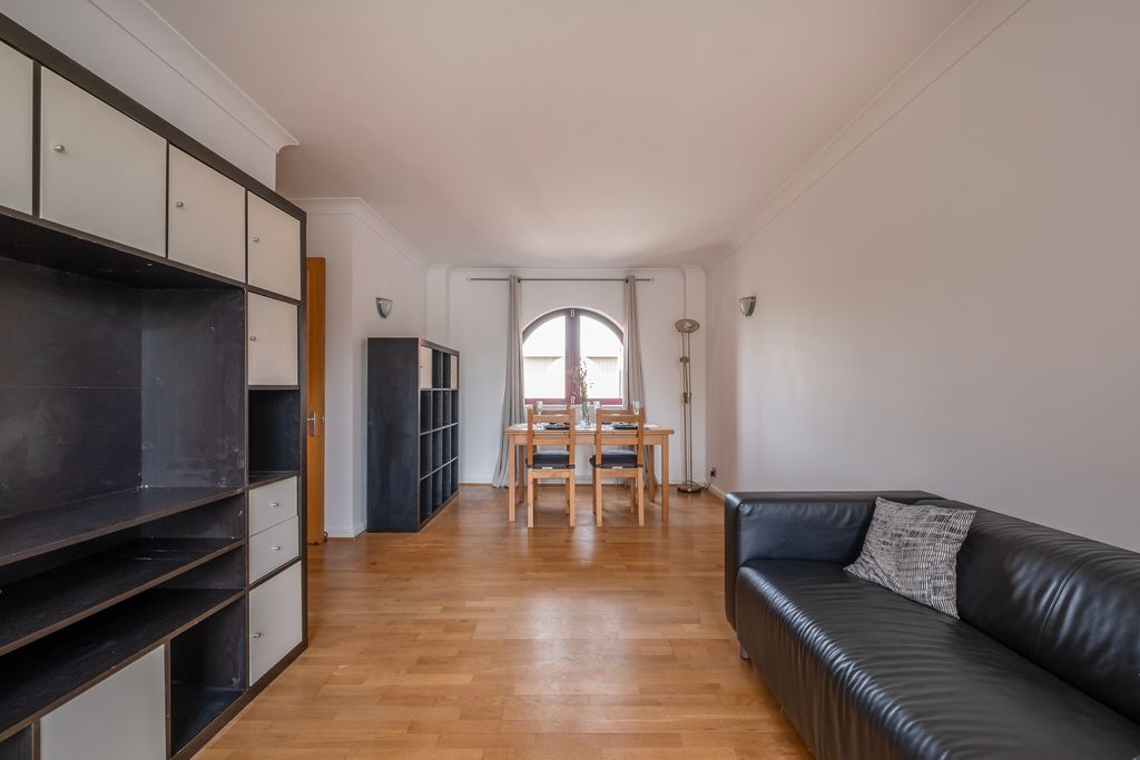 Property photo 3 of 9 3