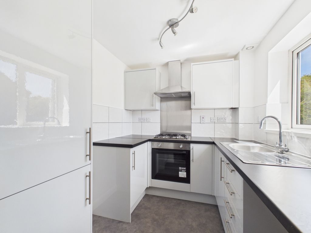 Property photo 3 of 10 Cam01740G0-Pr0580-Still004