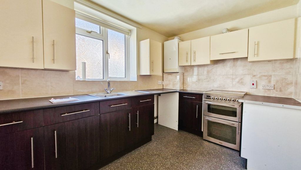 Property photo 3 of 17 23B81E01-20250908_131159