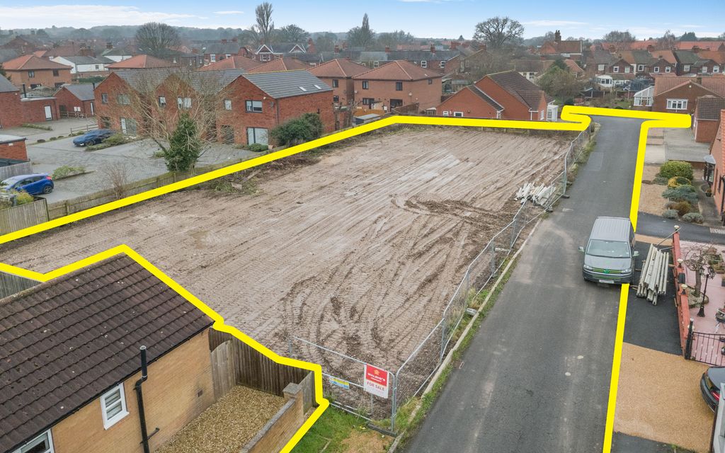 Property photo 1 of 10 Land At Tyson Close, Barton-Upon-Humber, North Lincolnshire Dn18 5Tq