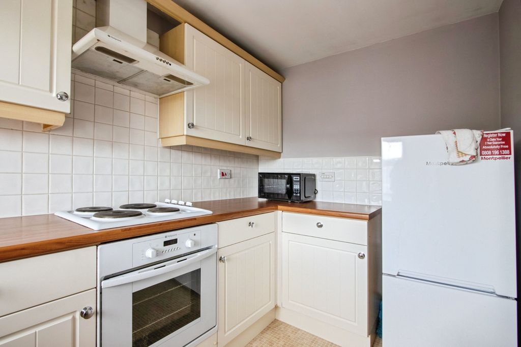 Property photo 2 of 14 Kitchen