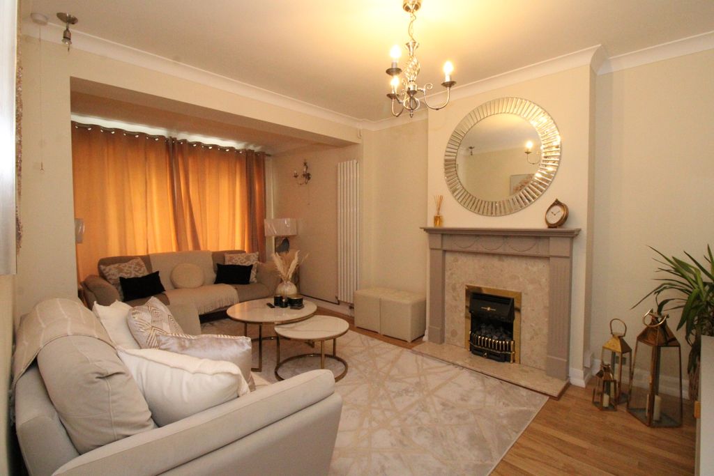 Property photo 3 of 14 Img_7077