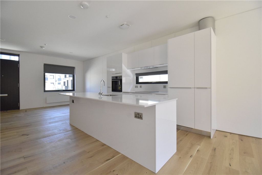 Property photo 2 of 14 Picture No. 13