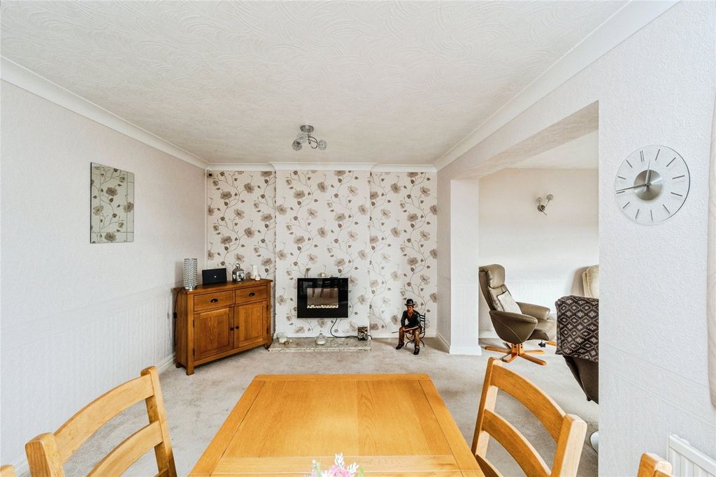 Property photo 3 of 15 Picture No. 14