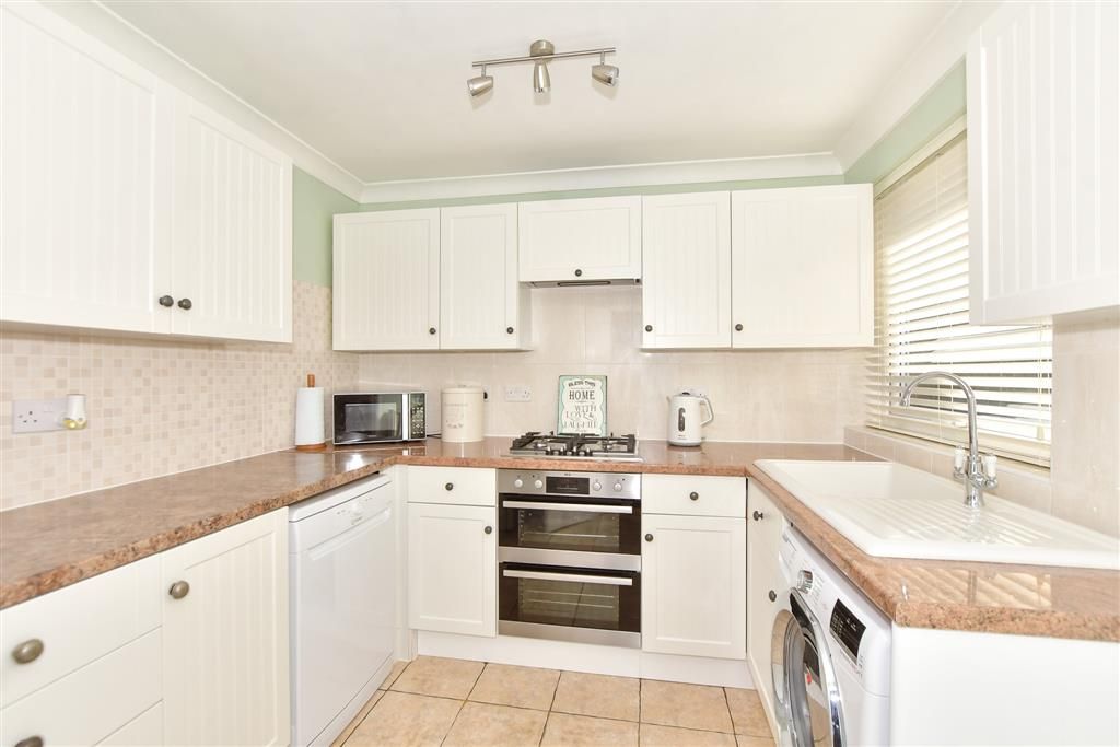 Property photo 3 of 12 Kitchen