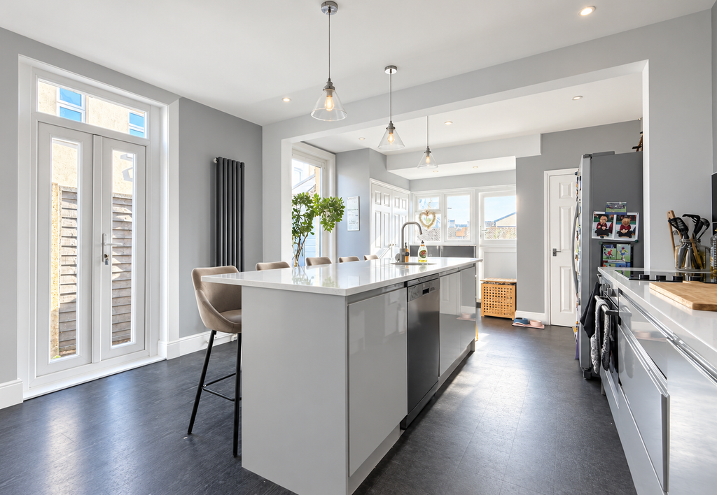 Property photo 1 of 13 C1Cf97C1-D817-418C-8EE6-8610Fe003B06
