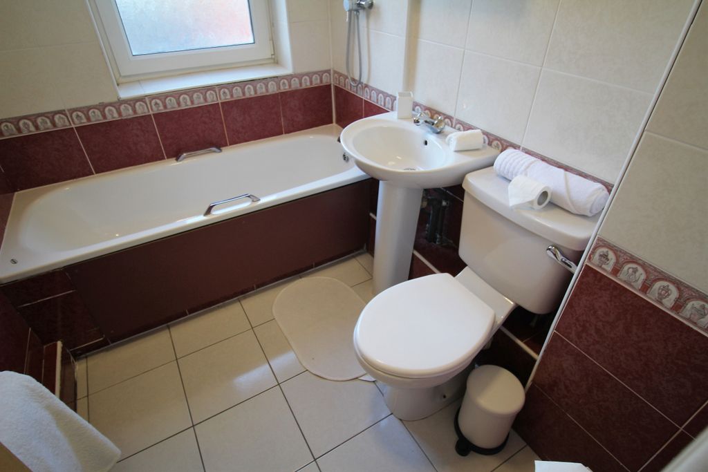 Property photo 1 of 5