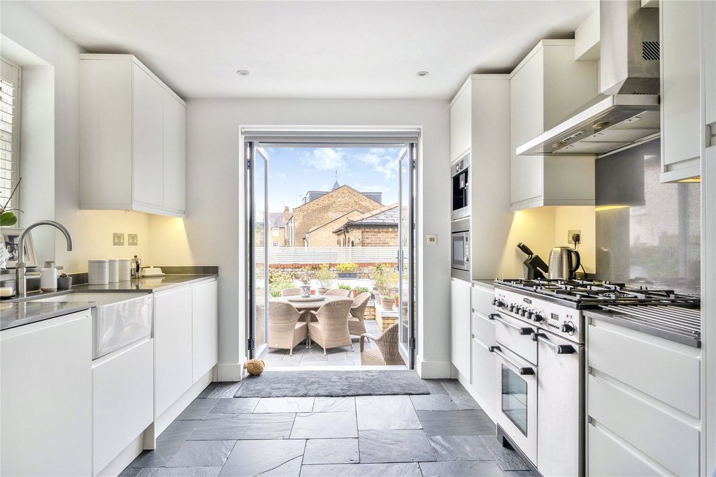 Property photo 3 of 22 Picture 3