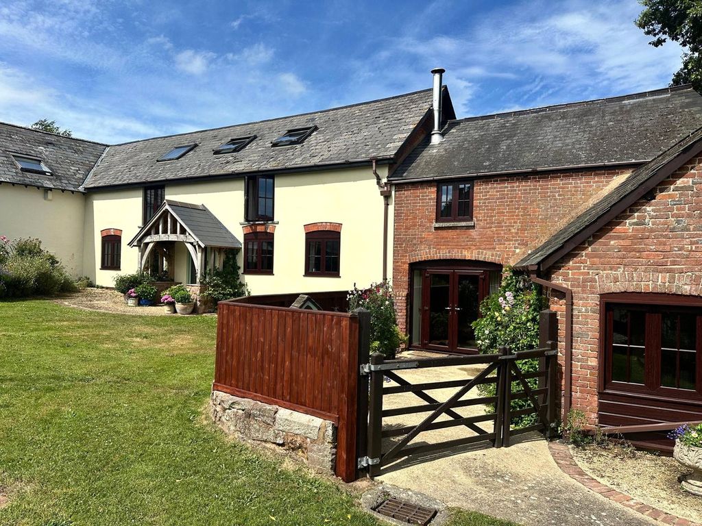 Property photo 1 of 12 Front External