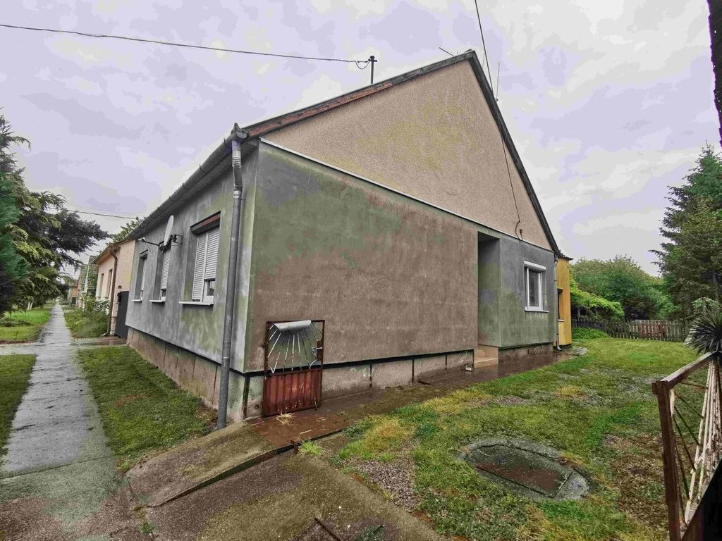 Property photo 2 of 6