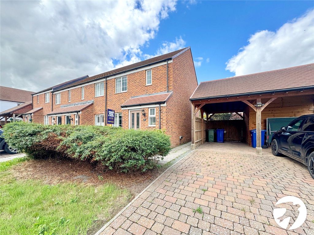 Property photo 1 of 18 External