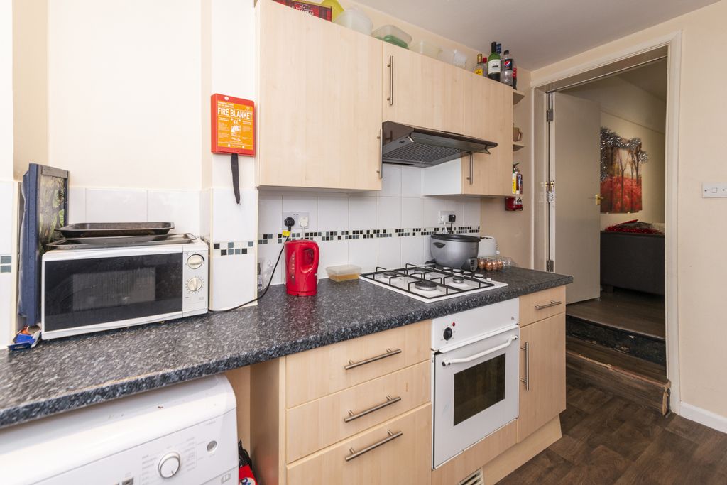 Property photo 3 of 16