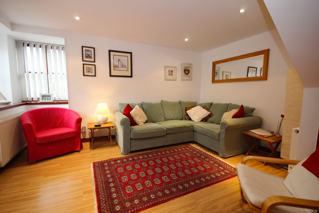 Property photo 3 of 25
