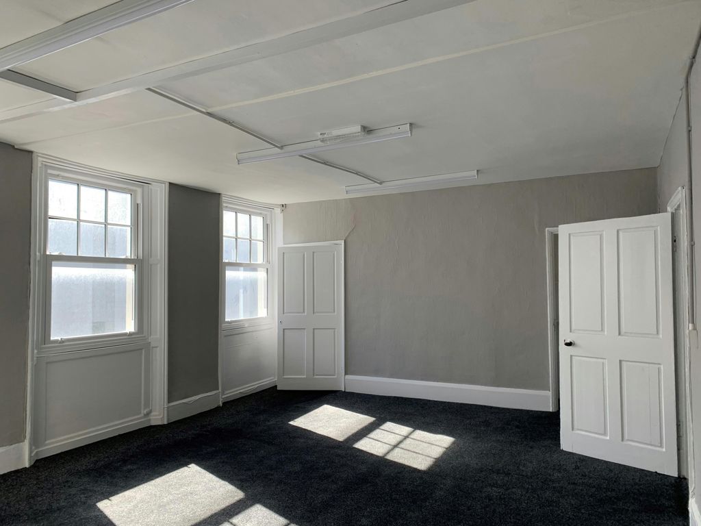 Property photo 2 of 8 7.Jpg