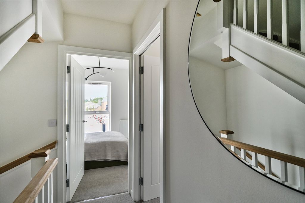 Property photo 2 of 10 Show Home