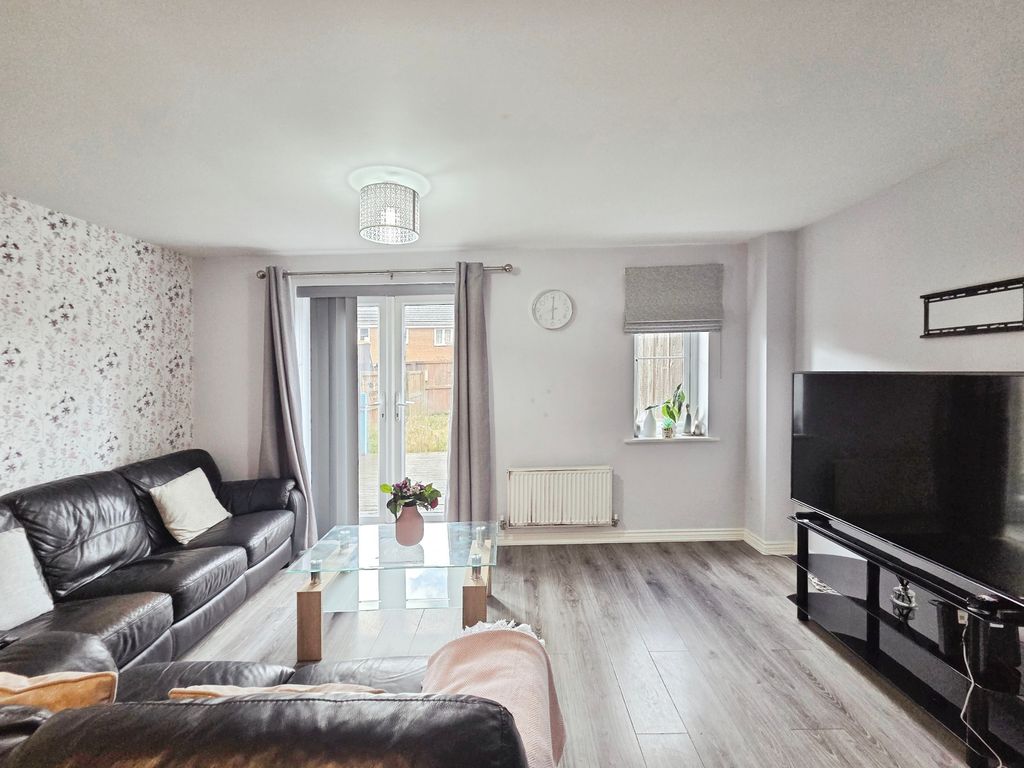 Property photo 2 of 18 5A330A4A-1000107702