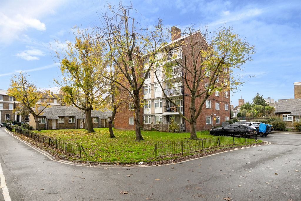 Property photo 3 of 12