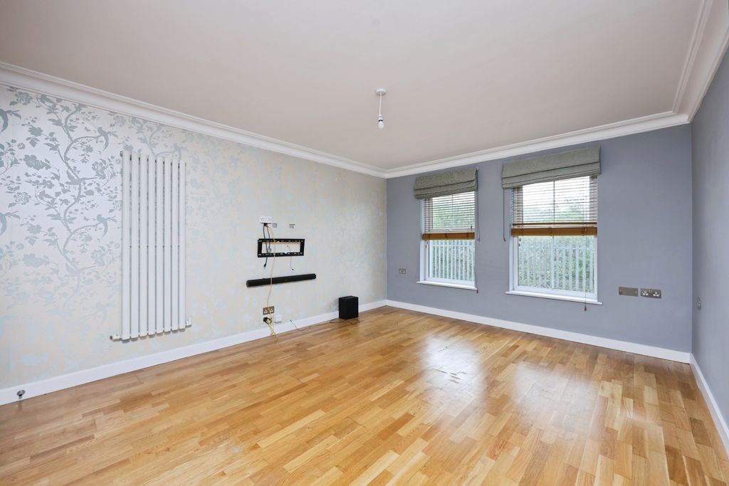 Property photo 2 of 14 Photo