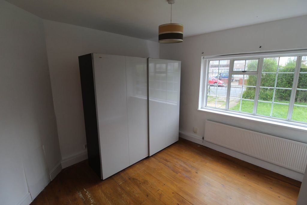 Property photo 3 of 4