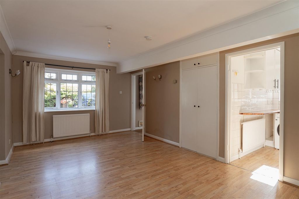 Property photo 3 of 13 6.Jpg