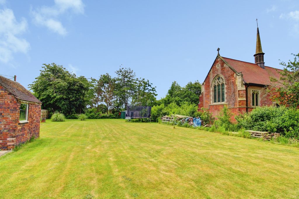 Property photo 2 of 22 Rear Garden