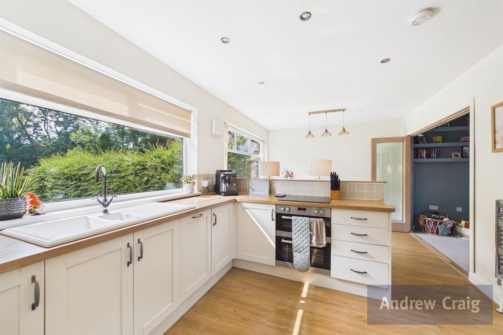 Property photo 3 of 15 Kitchen Diner