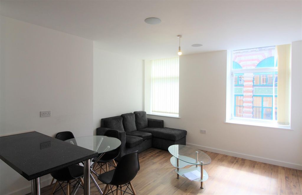 Property photo 2 of 6