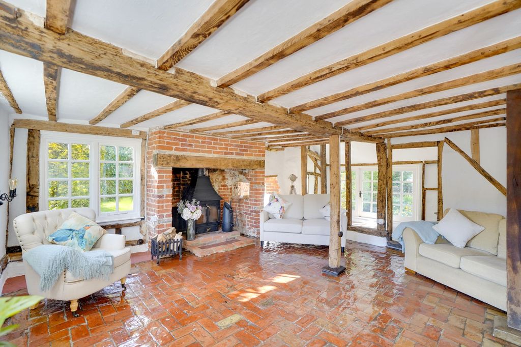 Property photo 2 of 27