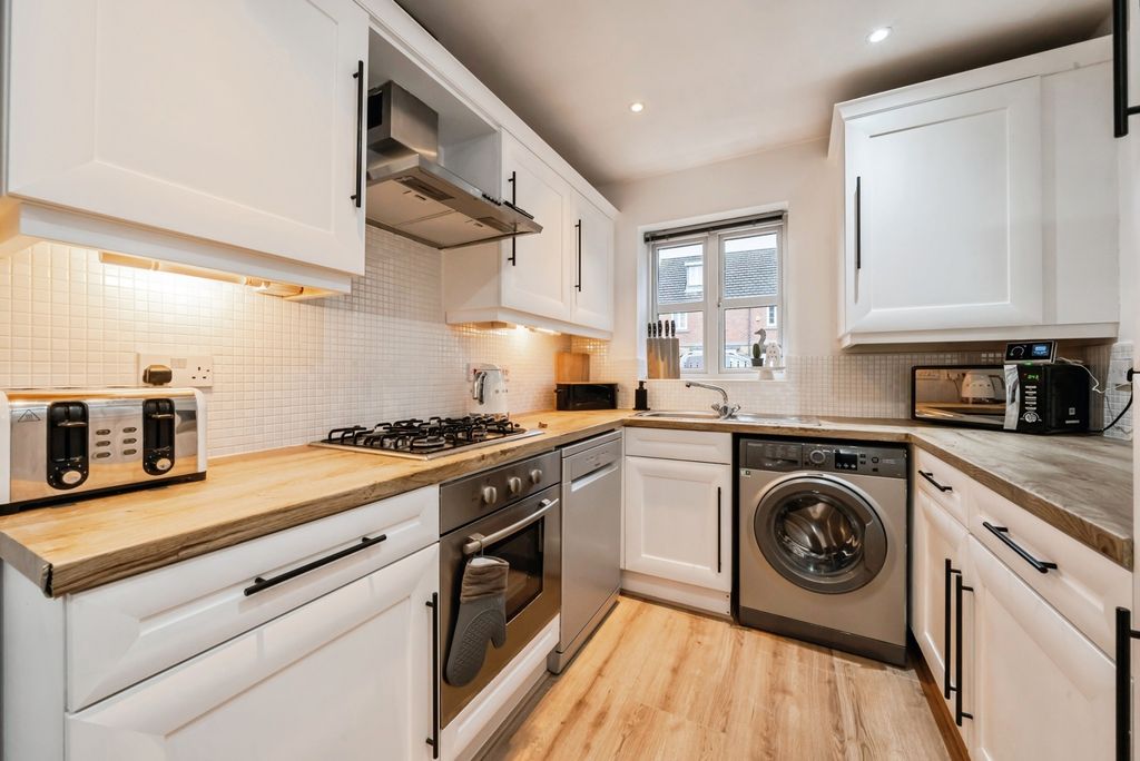 Property photo 3 of 18 Pbox-Img.Jpg