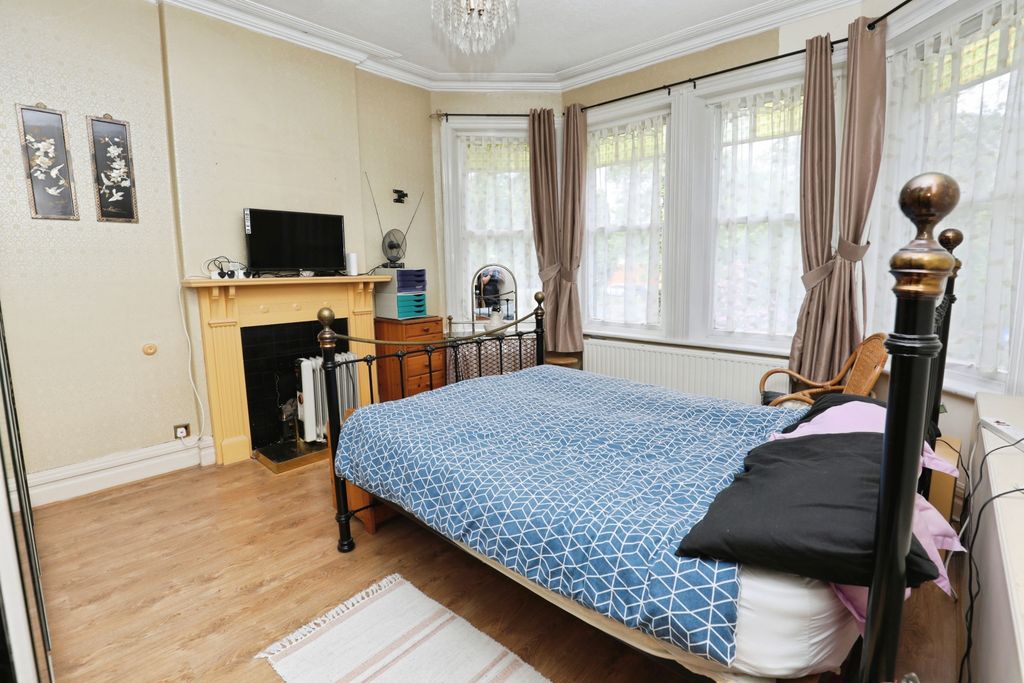 Additional image 8 of 6 bed semi-detached house for saleKnowsley Road, Liverpool L19