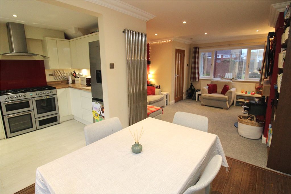 Property photo 3 of 17 Picture No. 02