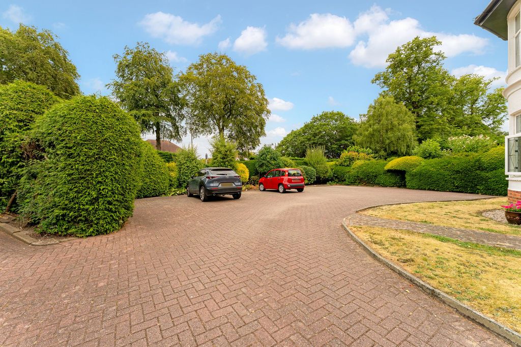 Property photo 3 of 24