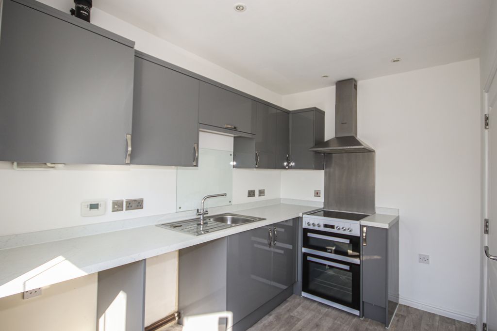 Property photo 2 of 17 Kitchen