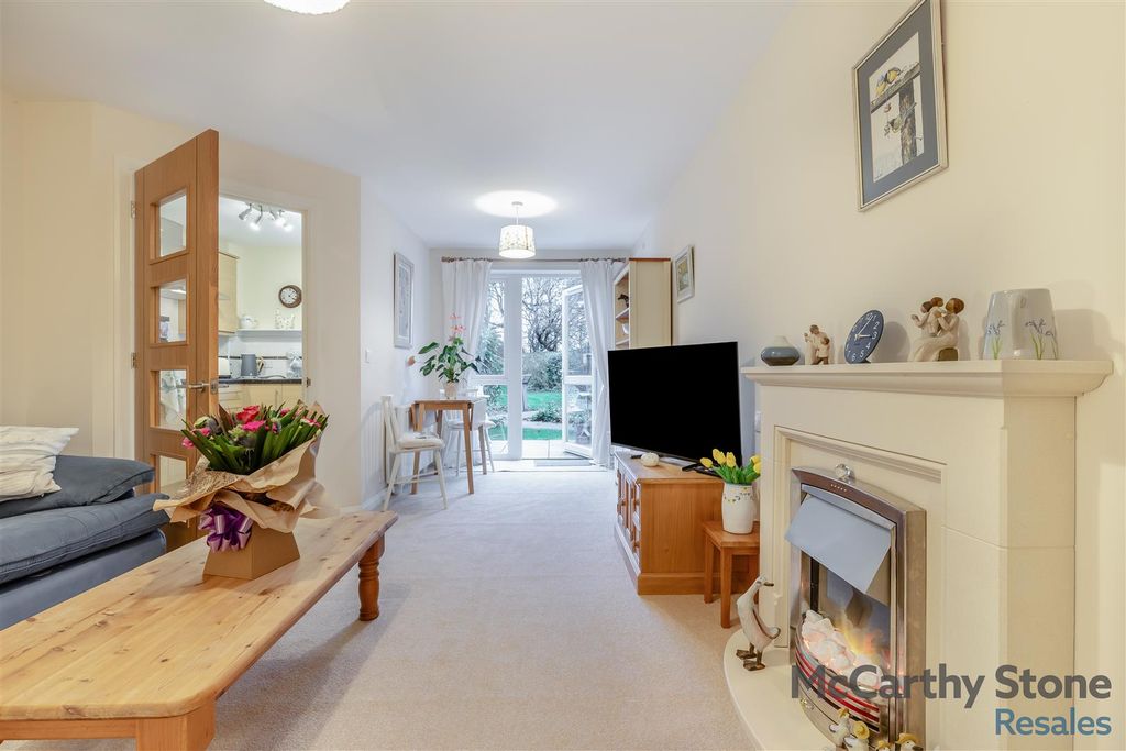 Property photo 2 of 33 8672483-Interior13.Jpg