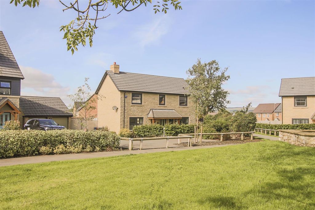 Property photo 1 of 48