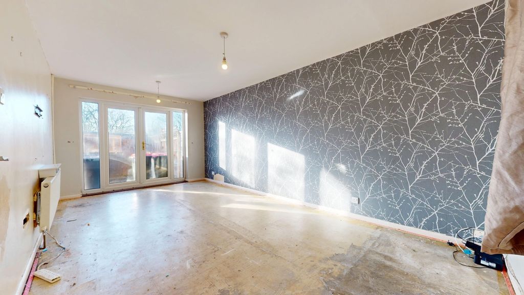 Property photo 3 of 22 4709156