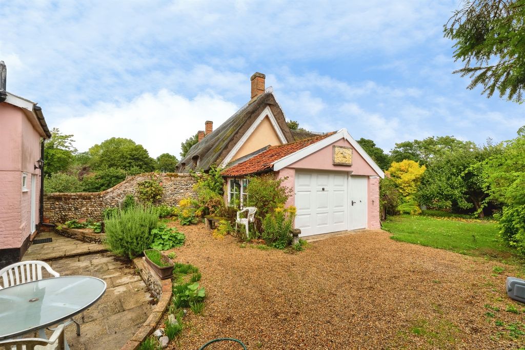 Property photo 2 of 16