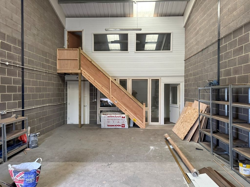 Property photo 3 of 7