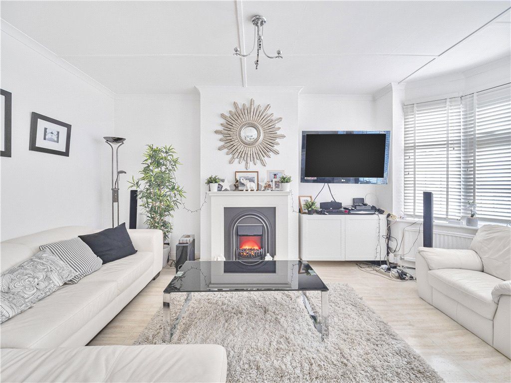 Property photo 3 of 38 Reception