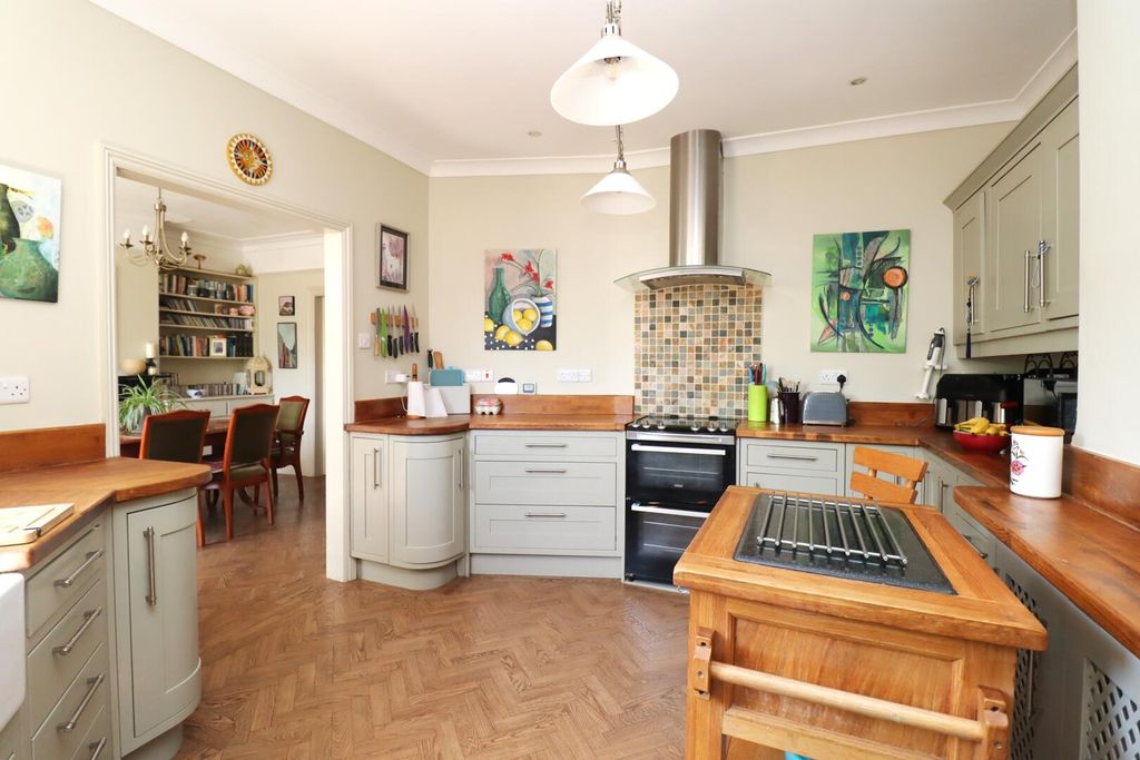 Property photo 2 of 43 Kitchen