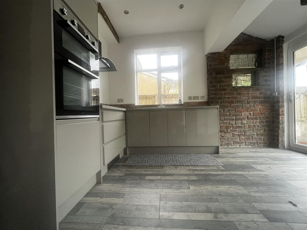 Property photo 3 of 16 Img_0972.Jpg
