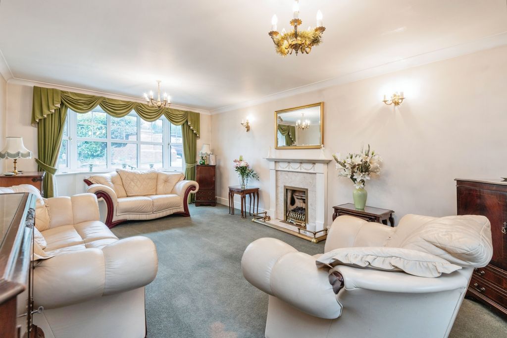 Property photo 2 of 18