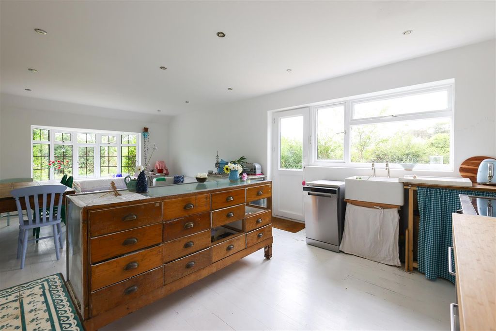 Property photo 3 of 35 Kitchen Diner