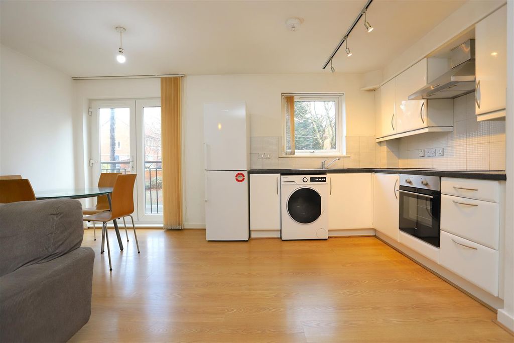 Property photo 3 of 11