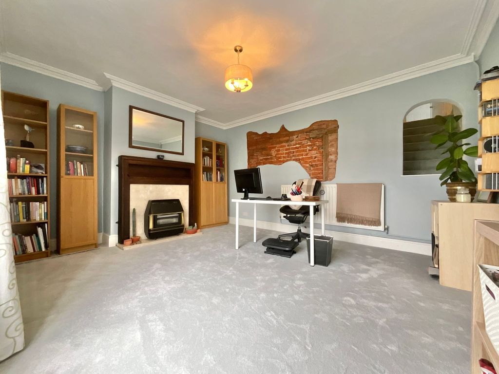 Property photo 3 of 40