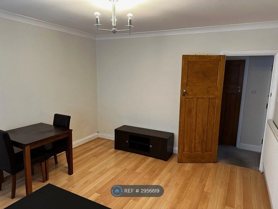 Property photo 2 of 9 Lounge