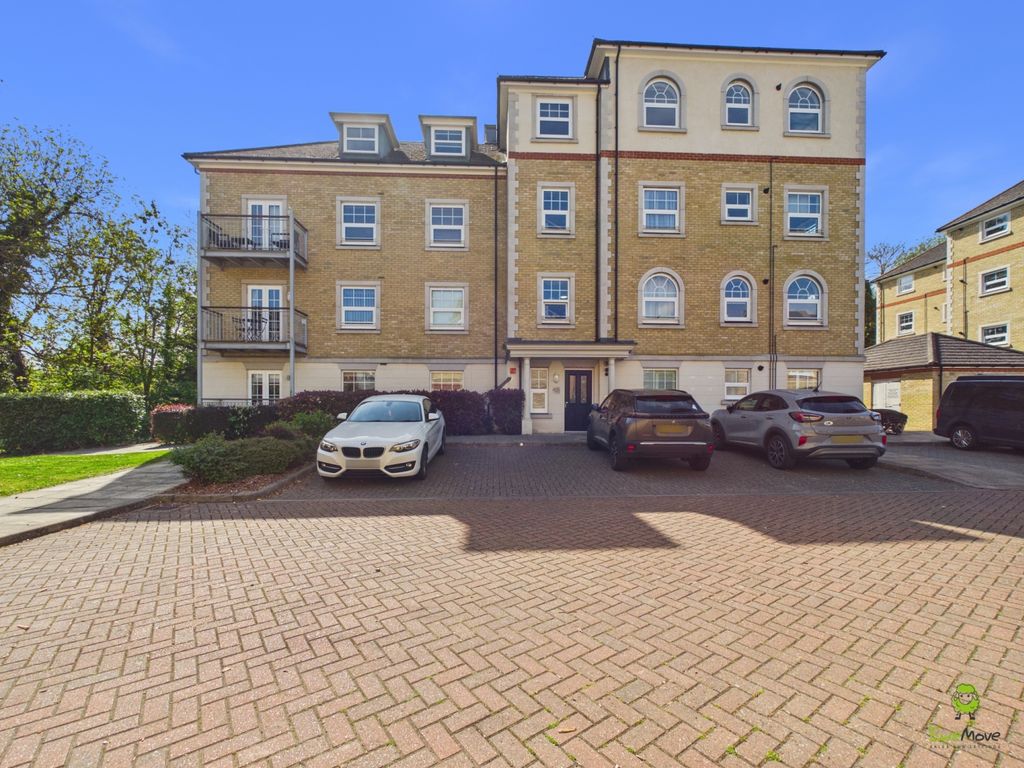 Property photo 3 of 16 Presented By Nicoleta At Ewemove Bexleyheath And D