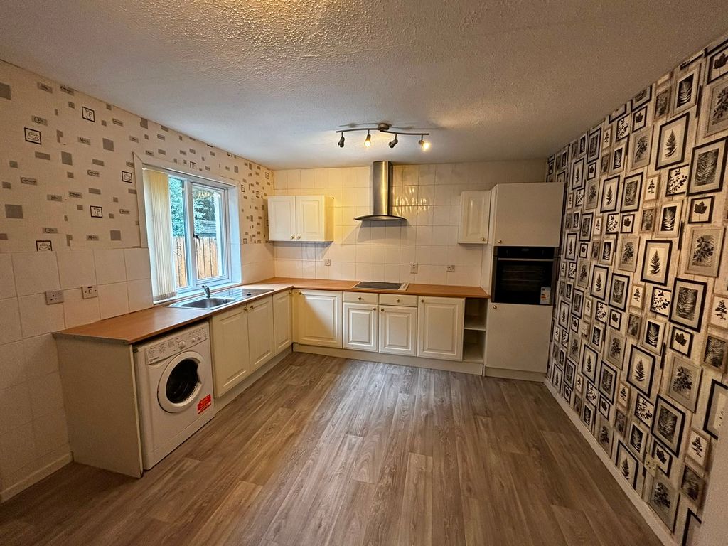 Property photo 2 of 9 2