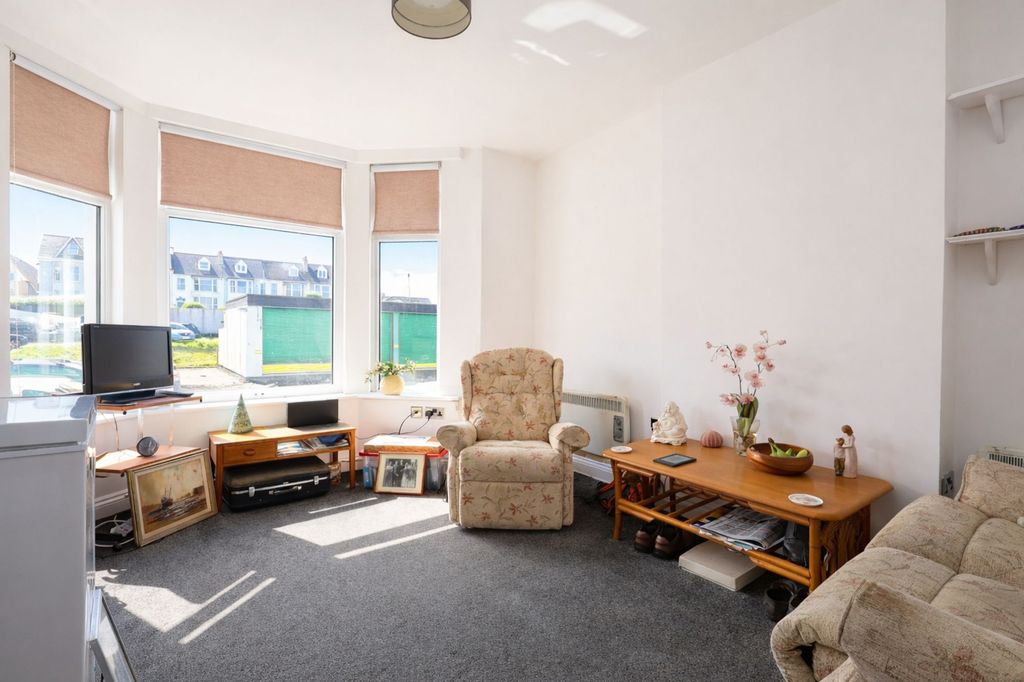 Property photo 3 of 9 Open Plan Lounge/Kitchen