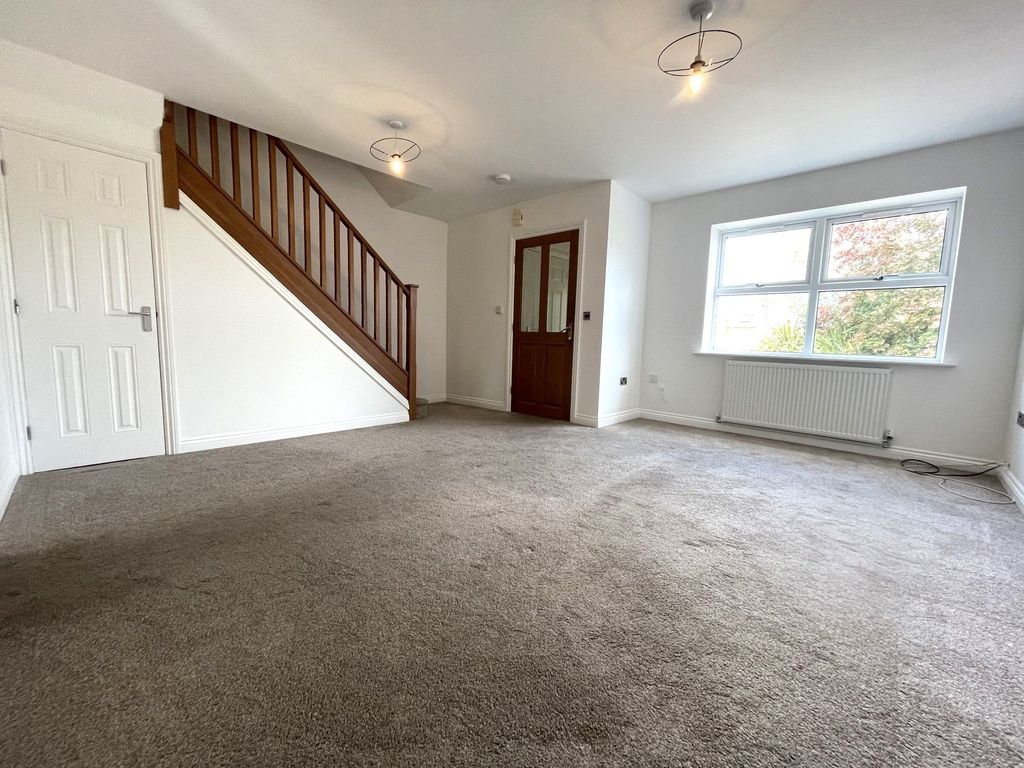 Property photo 2 of 14 Photograph 2